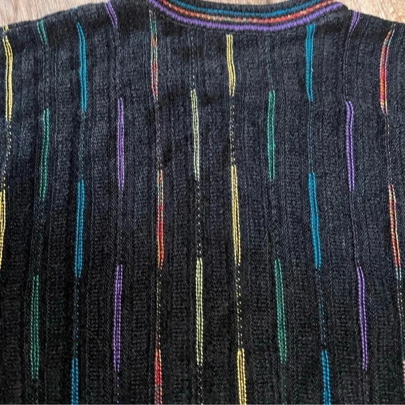 Tundra Canada • 90’s Coogi Style Multicolor Sweater - Picture 10 of 10